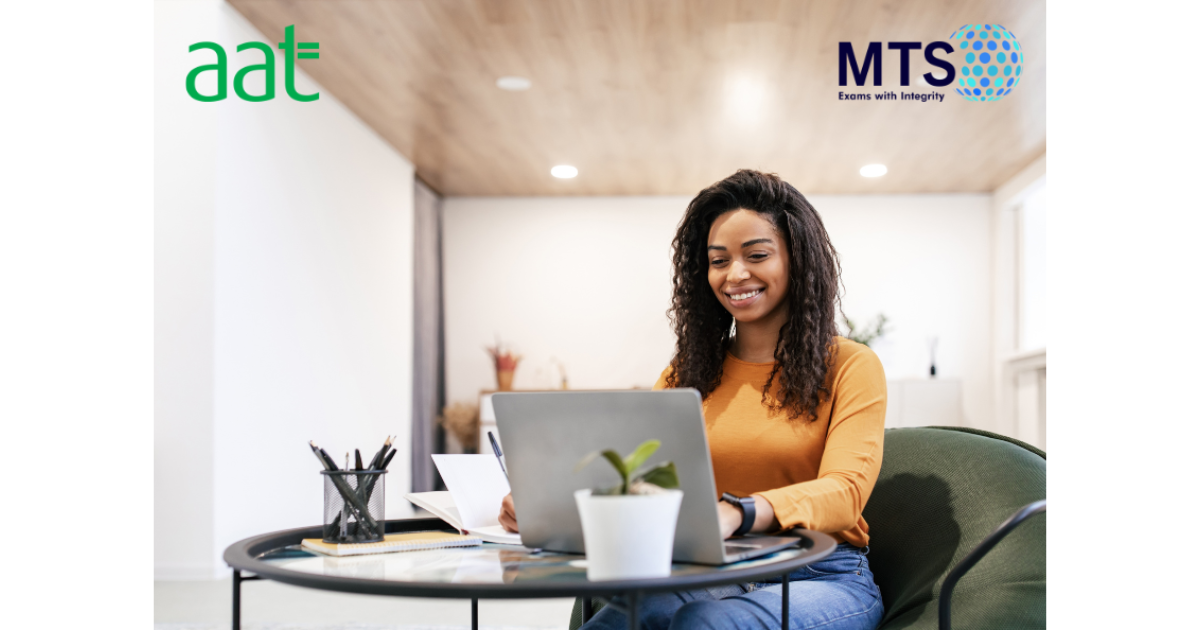 From self-doubt to success: How Shenica became a qualified bookkeeper thanks to AAT and MTS